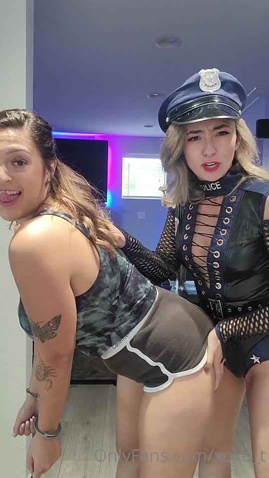 Vídeo +18 de novinha: Thatgirltati_ Aka Xoxo_t tesuda safada assim que acordou