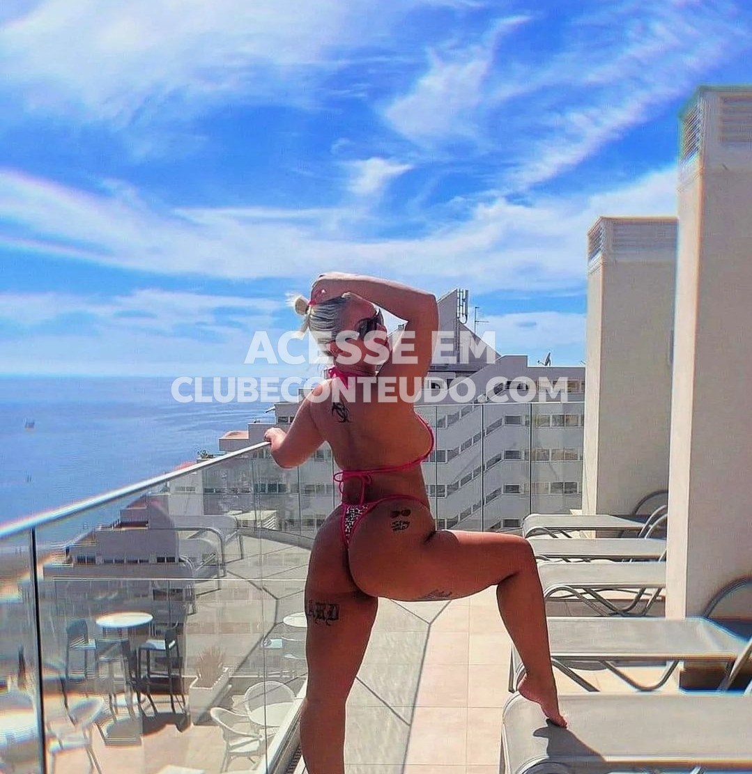 Rebolando só de shortinho — Anja Toncic Aka Stelladiamon13 Aka Stelladiamondd