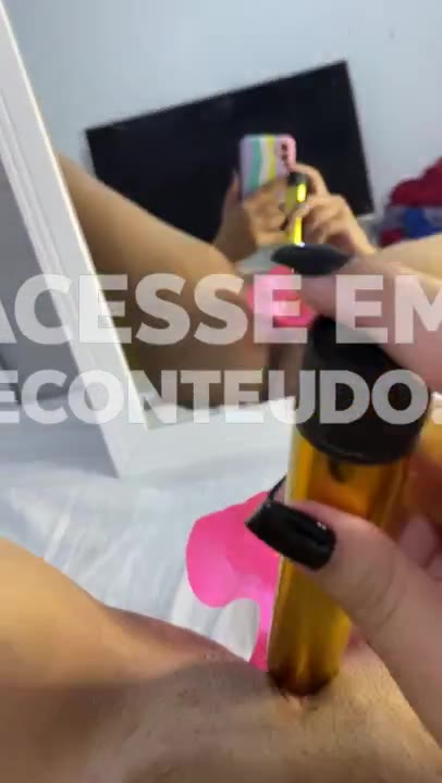 Sapeca Lorrana Joyce de calcinha molhada no chuveiro