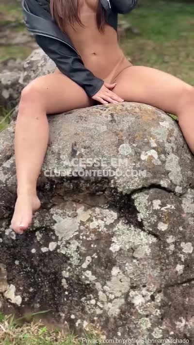 Sabrina Machado mostrando demais, sentando gostoso no travesseiro