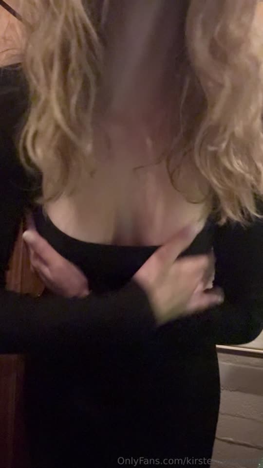 Maravilhosa dançando funk sem roupa — Kirsten Uncensored Brazilian Leak