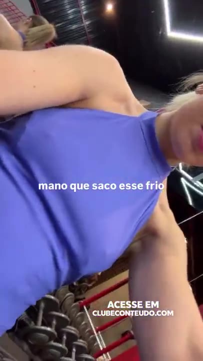 Escandalosa Perfis Daily de lingerie preta na cama — flagra de novinha amadora