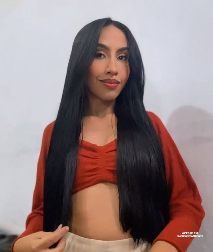 Princesa HotWife: sentando gostoso no travesseiro