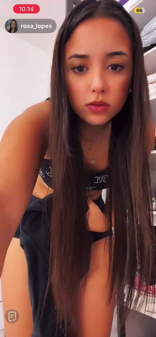 Leaked video of Rosa, Deitada abrindo o roupão