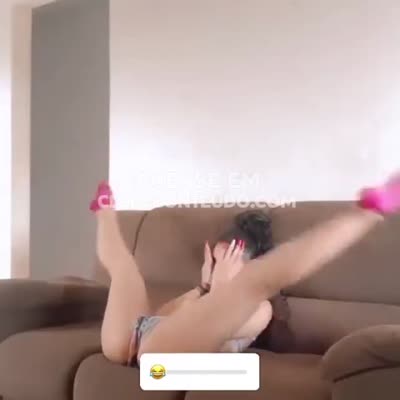 Brazilian amateur Poliana Arapiraca mostrando demais, peladinha no quarto