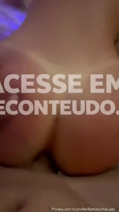 BarbiezinhaLaay provocando de quatro no chão 😏