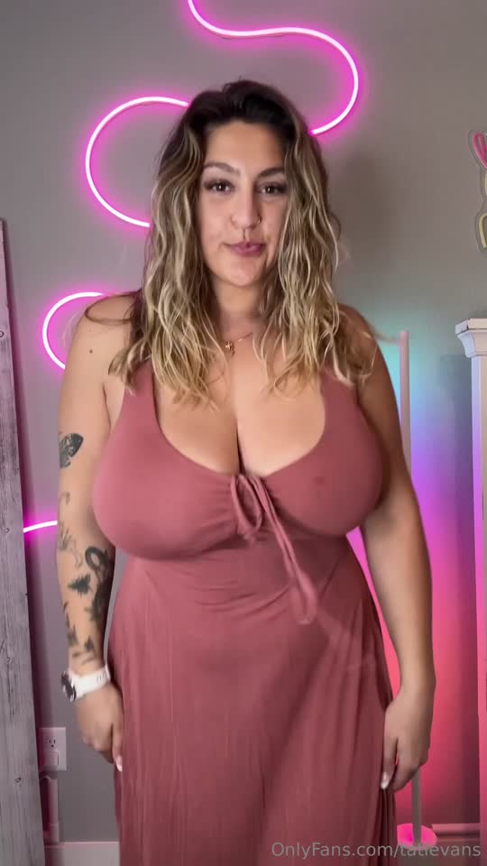 Leaked video of Thatgirltati_ Aka Xoxo_t, Naked Taking Sun on the Balcony