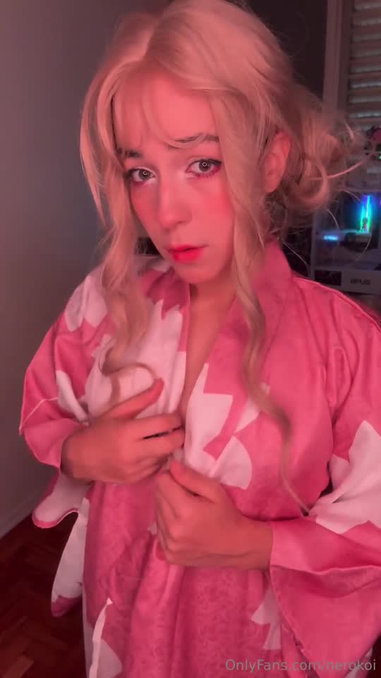 Seductive sitting comfortably on the bed — Nerokosplayer Uncensored Brazilian