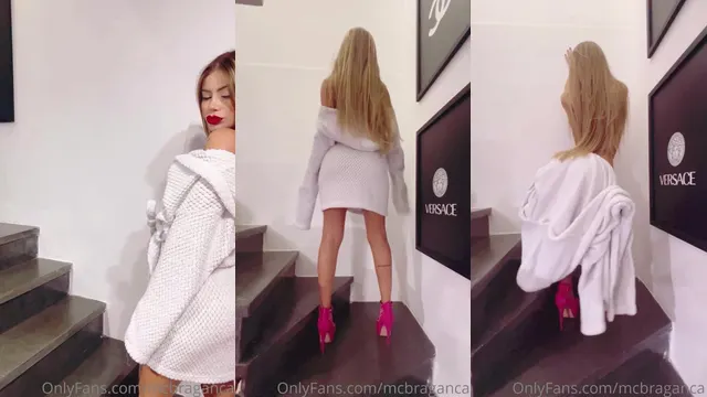 Mc Bragança sapeca, na banheira cheia de espuma