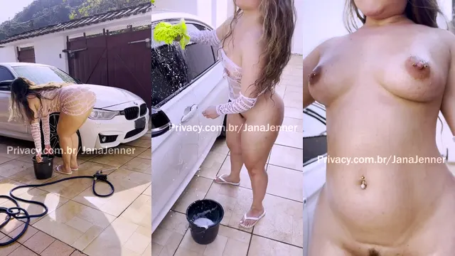 Empinando a bunda pra câmera — Jana Jenner