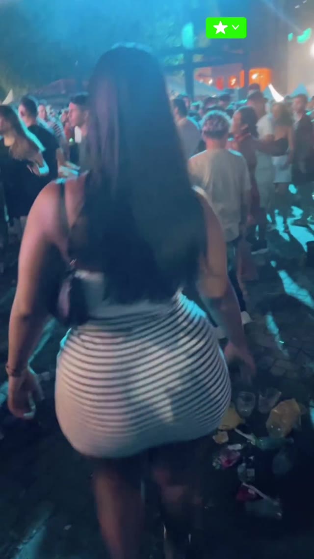Gemendo baixinho sozinha — Big Brazilian Pussies