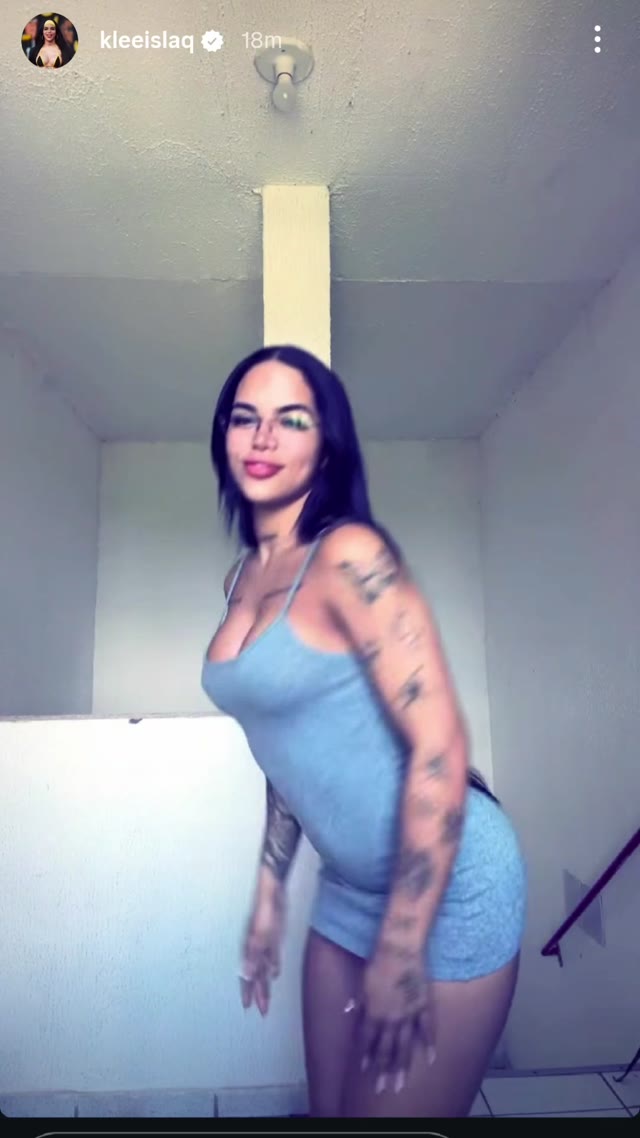 Rebolando gostoso — Kleisla