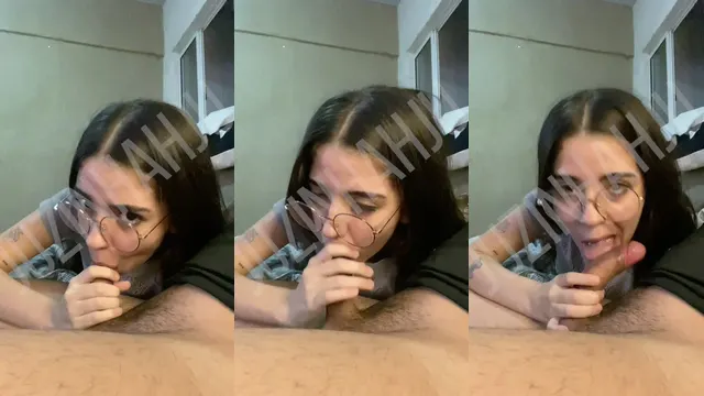 Juzinha: rebolando só de shortinho