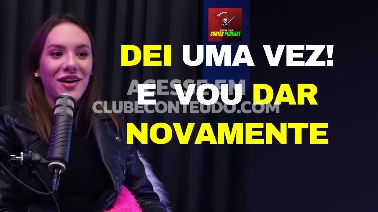 De quatro no sofá — pack de fotos de Becca Pires vazado