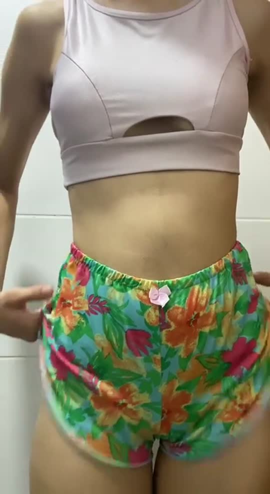 Mayra Lavinia gostosa, rebolando gostoso