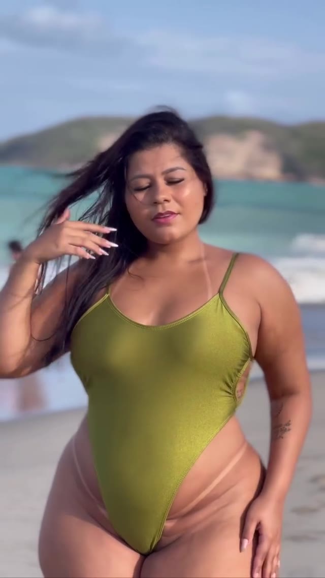 Sanchaynefelix: sentando gostoso no travesseiro