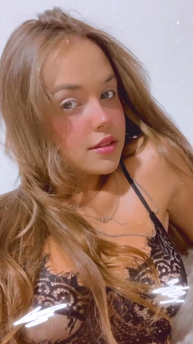 Agnes Nunes OF