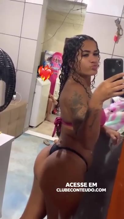 Faveladinhas do RJ (só bblinda) atrevida peladinha no quarto