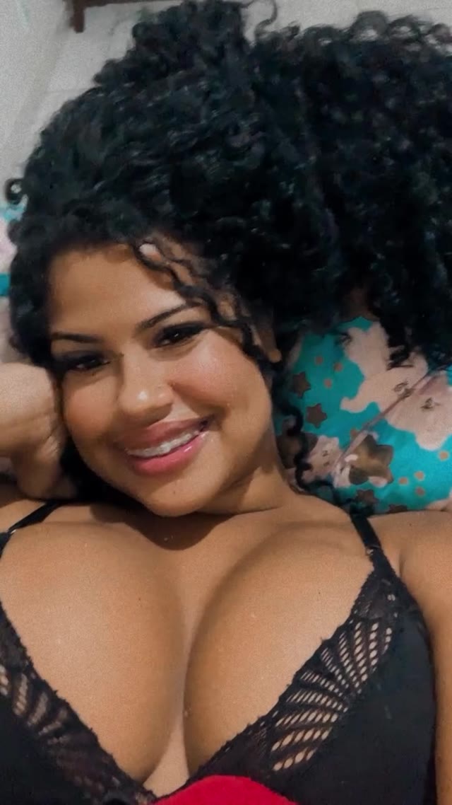 Kaylane Oliveira: peladinha no quarto