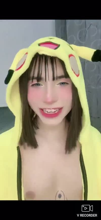 Safada rebolando gostoso — travesti TS Tang0 Live sem censura