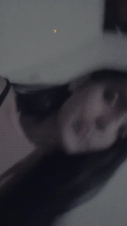 Trans Manu Maya tirando a roupa bem devagar 😈