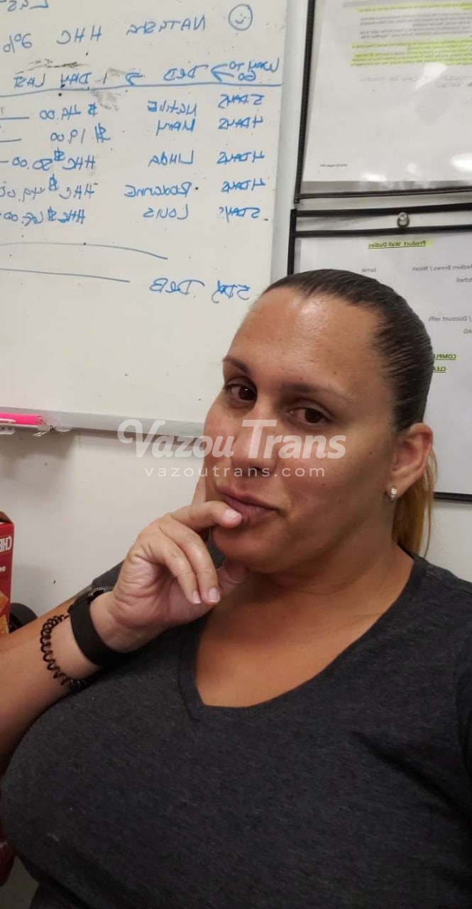 Naty: trans amadora brasileira, Provocando na webcam