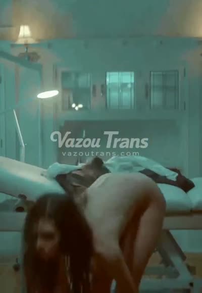 Trans Naomi Anderson escandalosa, empinando a bunda pra câmera