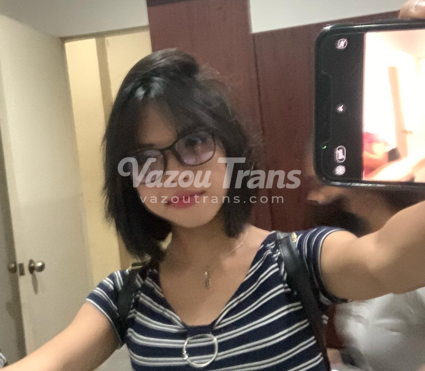 Vídeo +18 trans: Miruplanttt Num striptease completo