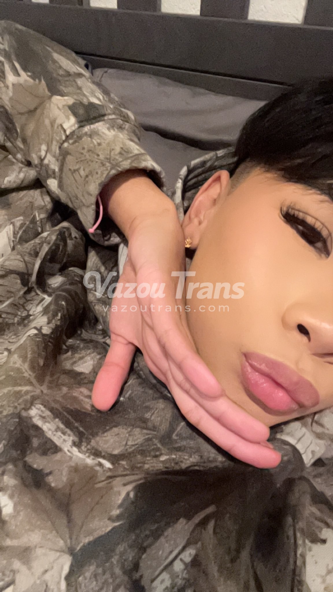 Vídeo +18 trans: kaybaebi provocando, dançando funk sem roupa