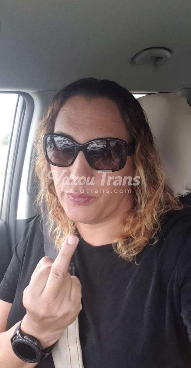 Irresistível com close na bunda durinha — travesti Naty sem censura