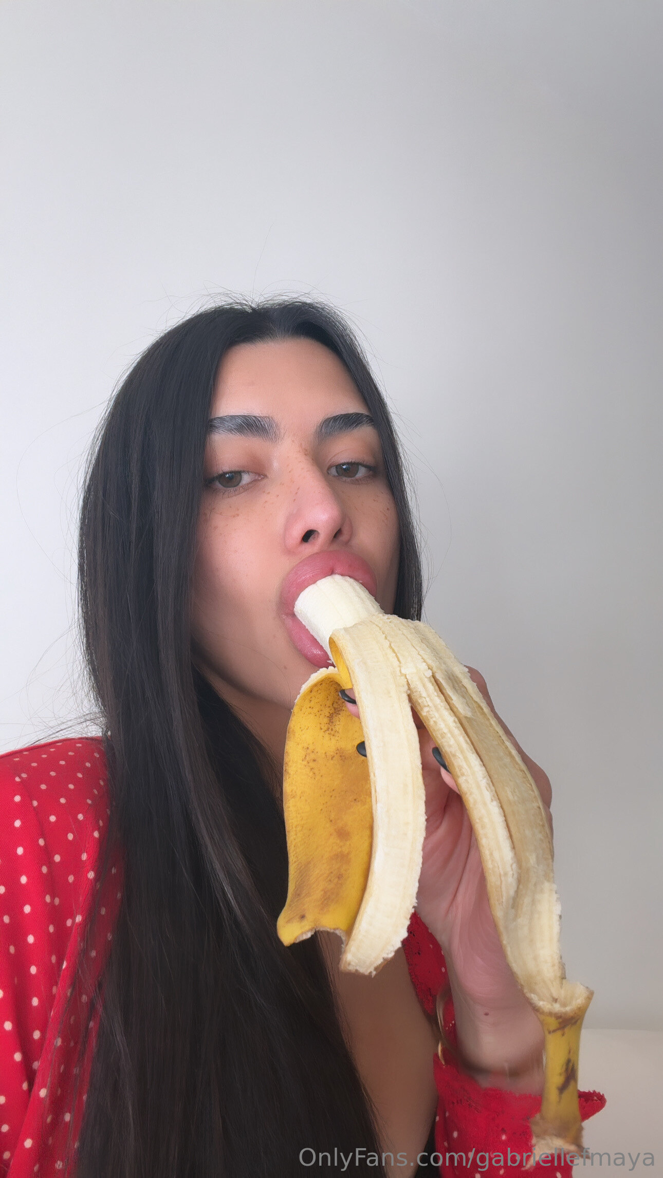 Tgirl Gabrielle F Maya De salto alto e mais nada