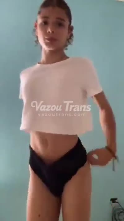 Vídeo +18 trans: Dudx gostosa, safada assim que acordou