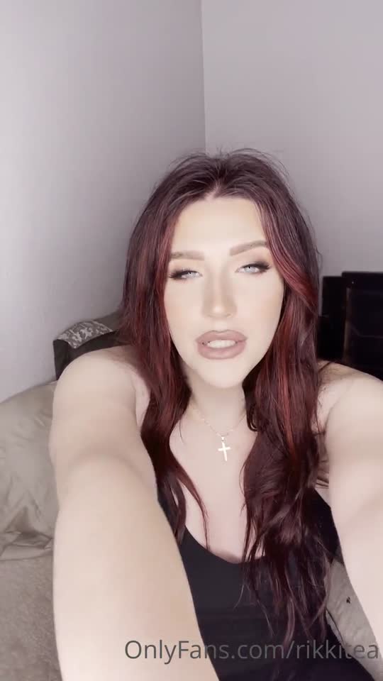 Vídeo +18 trans: rikkitea no motel sem censura