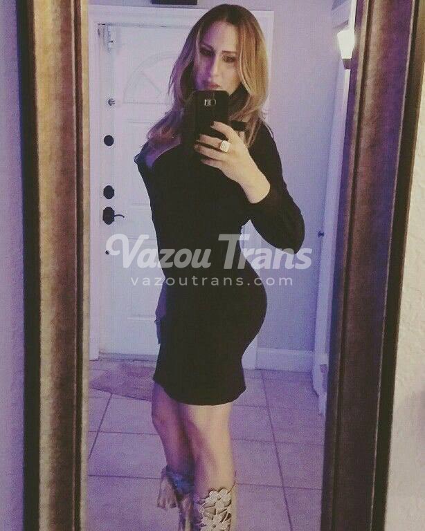 Trans Naty No chuveiro se ensaboando