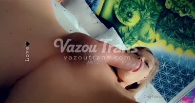 Corey Maison: trans amadora brasileira, Dançando funk sem roupa