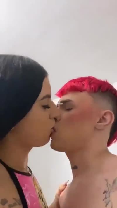 Trans TS Tang0 Live Dançando de fio dental