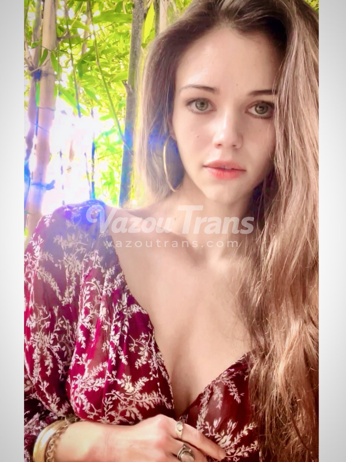 Vídeo +18 trans: Naomi Anderson De biquíni fio-dental na piscina