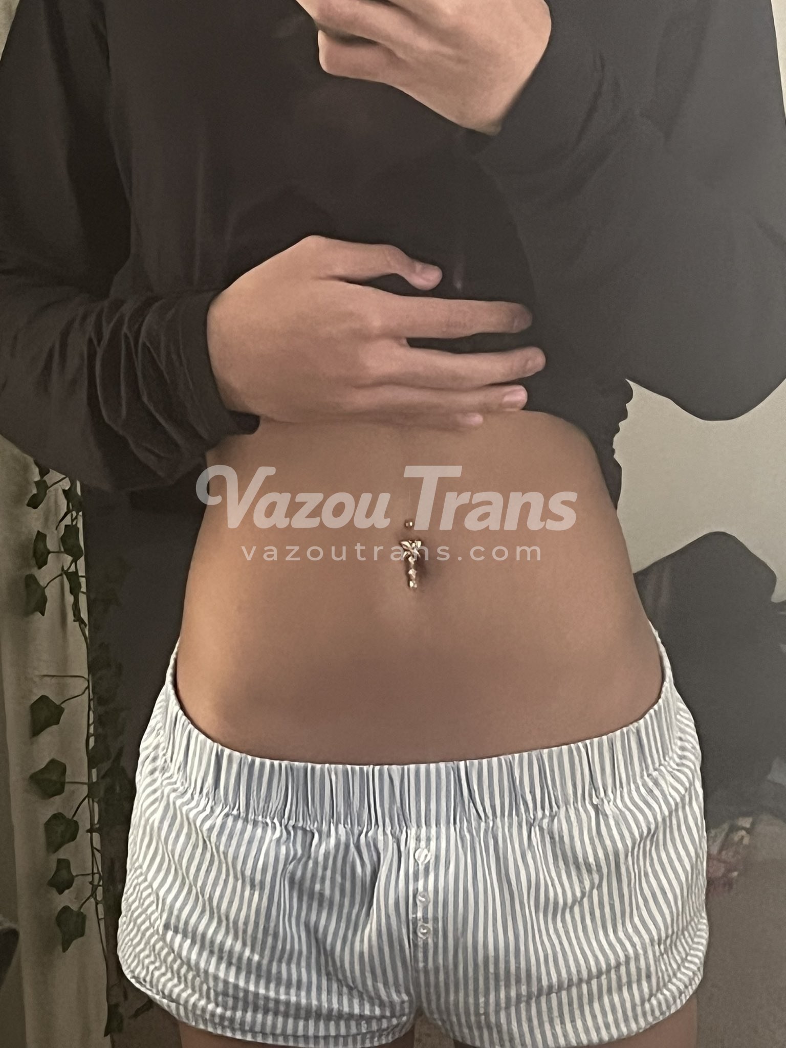 Tgirl kaybaebi Fogosa molhadinha depois do banho