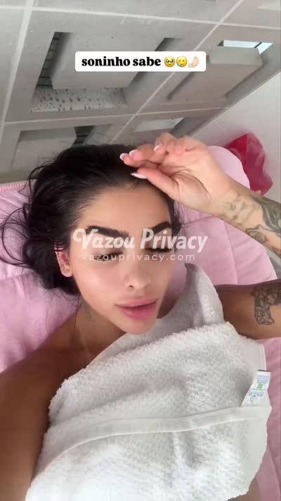 Se tocando embaixo do lençol