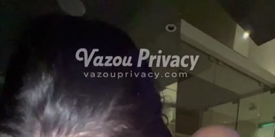 Mc Mirella safada de frente pro espelho sem roupa