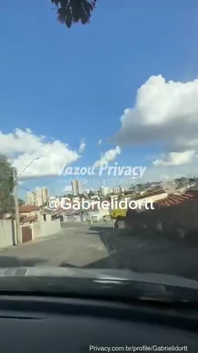 Gabrielidortt perfeita, nua tomando sol na varanda