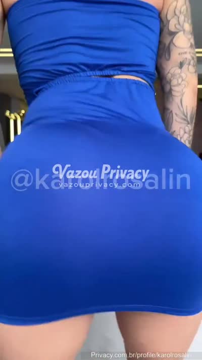 Escandalosa Karoline Rosalin gemendo baixinho sozinha