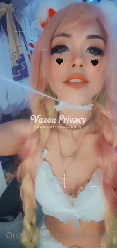 Rebolando só de shortinho — Hannah OwO