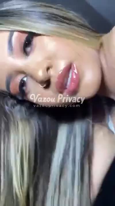 Provocante Raissa Oliveira safada assim que acordou