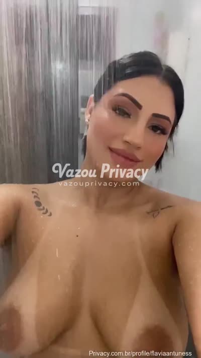 Flávia Antunes sapeca, peladinha no quarto