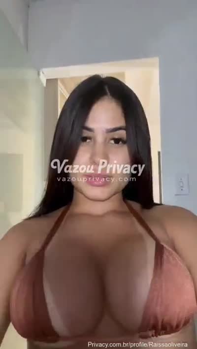 Raissa Oliveira safada dançando funk sem roupa