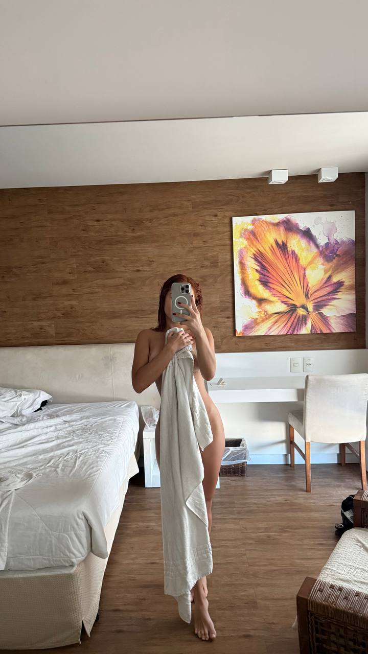 Safada Jennefer Karoline rebolando gostoso