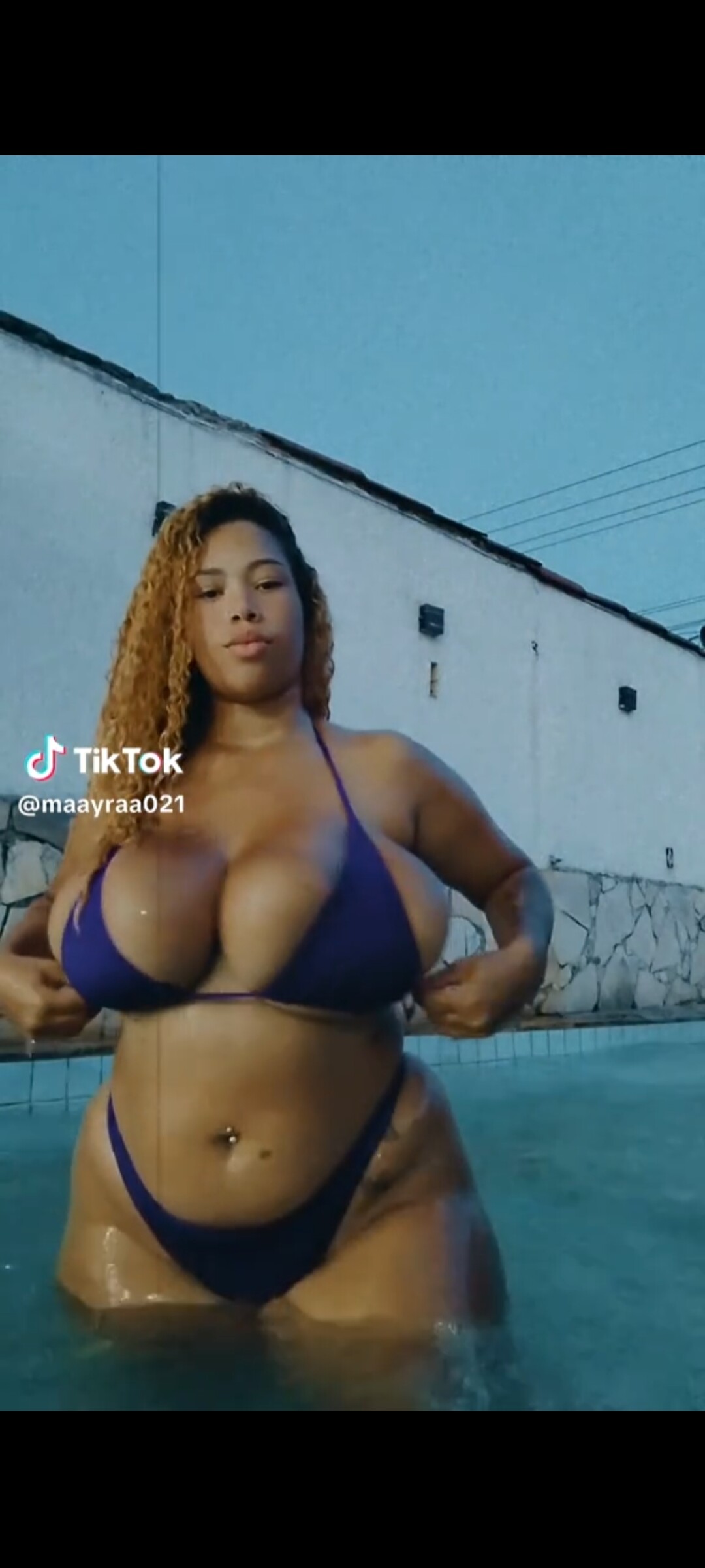 Safada Faveladinhas do RJ só bblinda de lingerie preta na cama