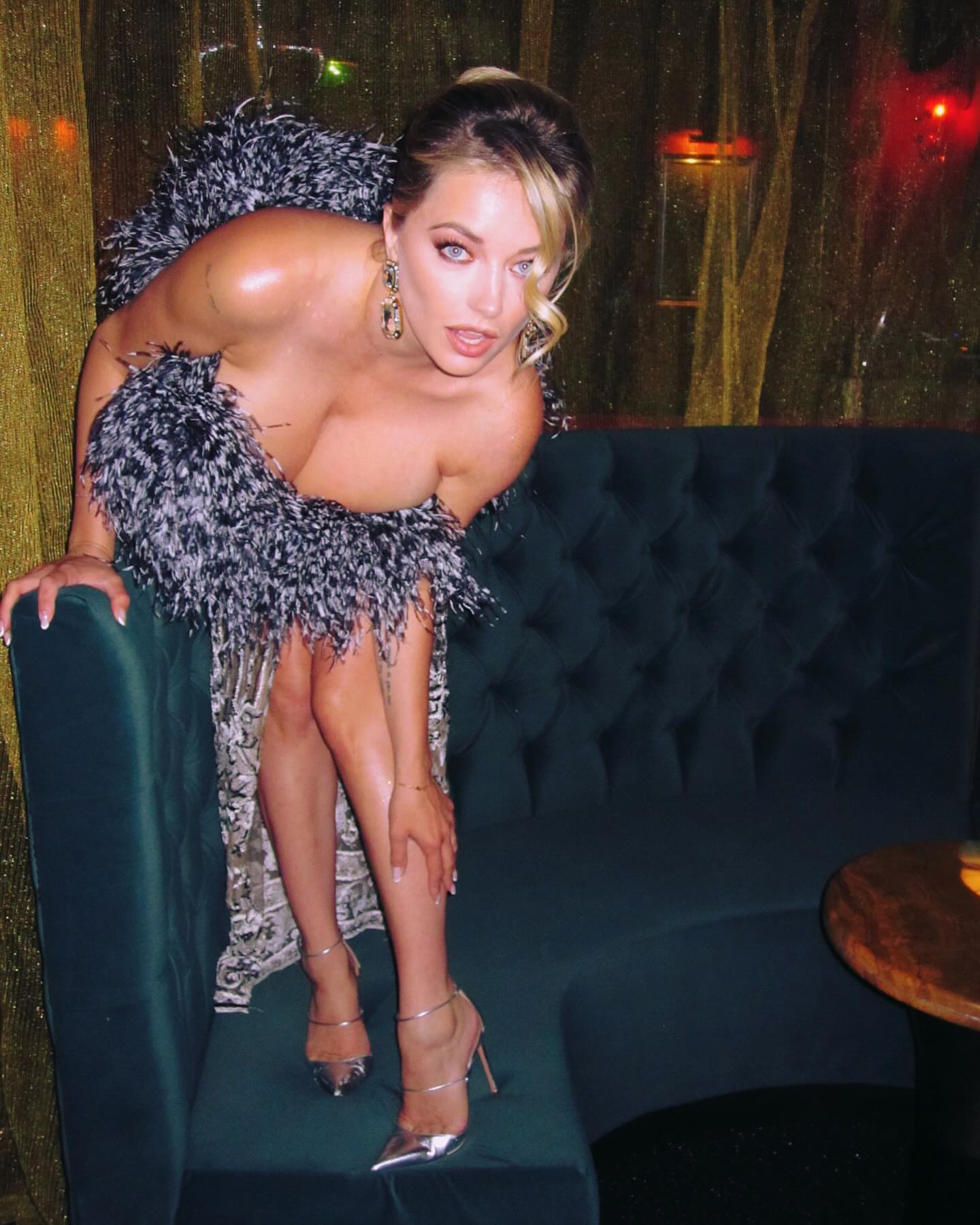 Com close na bunda durinha — Caroline Vreeland