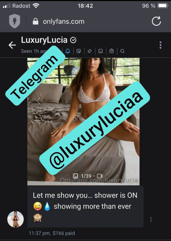 Pack vazado de Lucia Javorcekova: se tocando embaixo do lençol
